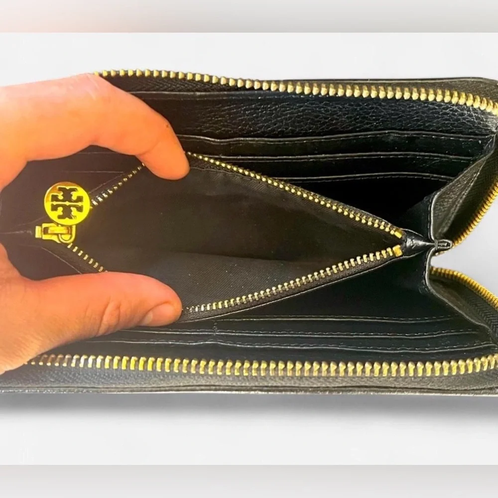 TORY BURCH Black/Gold Pebble‎ Leather Long Wallet